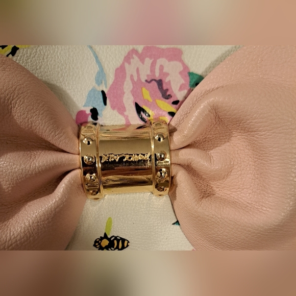 Y2K Betsey Johnson Hopelessly Romantic Vegan Floral Bee Butterfly Bucket Purse - Picture 9 of 10
